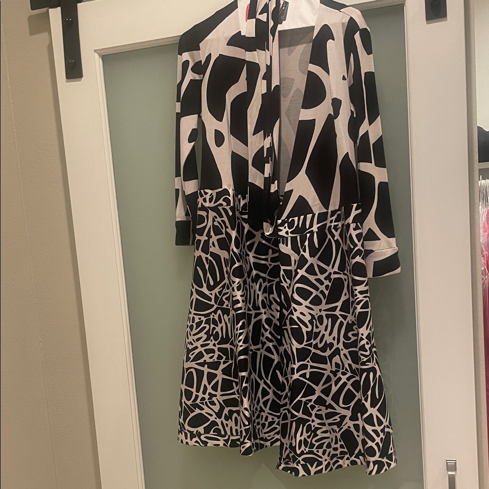Diane Von Furstenberg Monochrome Elegance